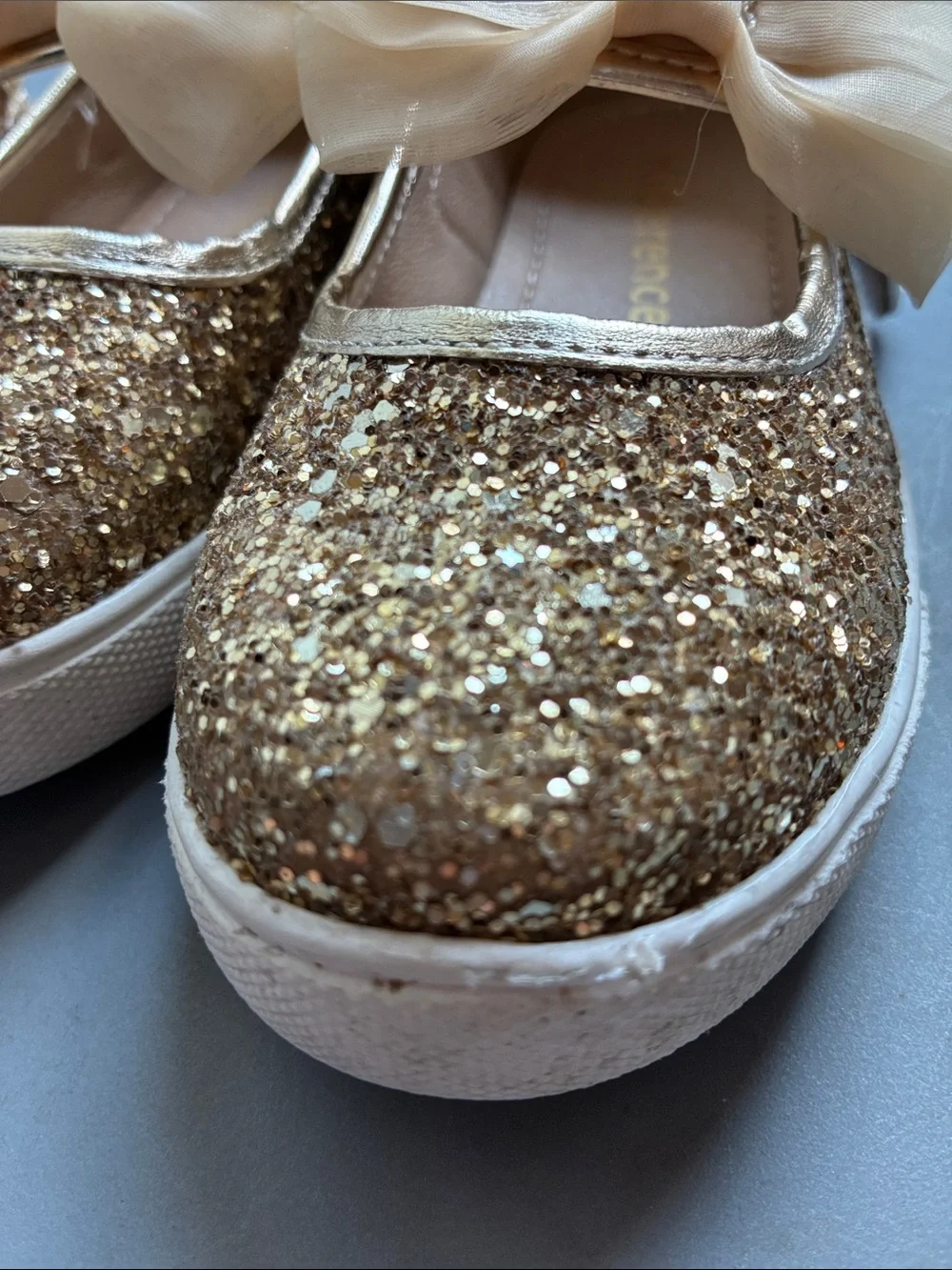 6️⃣ Girls' Glitter Bow Mary Jane Dress Shoes in Gold